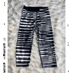 STRETCHY, MEGA SOFT NIKE CAPRI LEGGINGS 👟✔️